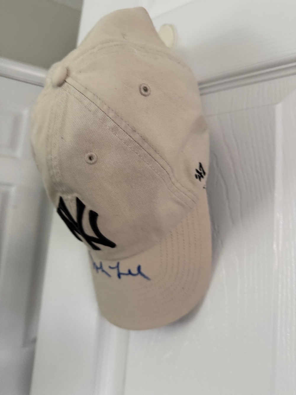 New York Yankees Autographed by Spike Lee Beige Baseball Cap - Team Logo Hat